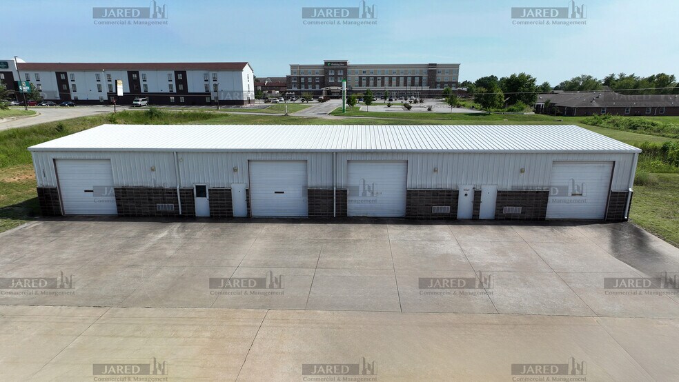 More Photos Of 2800 E 33rd Ter, Joplin Warehouse For Lease