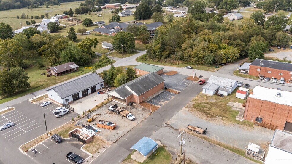 More Photos Of 201 4th St, Walnut Cove Office For Sale