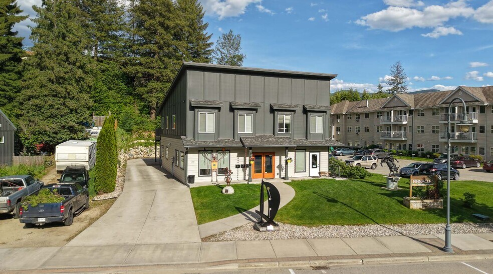 Primary Photo Of 495 Columbia Av, Castlegar General Retail For Sale