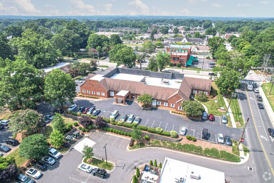 More Photos Of 101 E Matthews St, Matthews Office For Sale