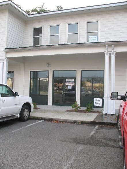 More Photos Of 5101 Dunlea Ct, Wilmington Storefront Retail Office For Lease