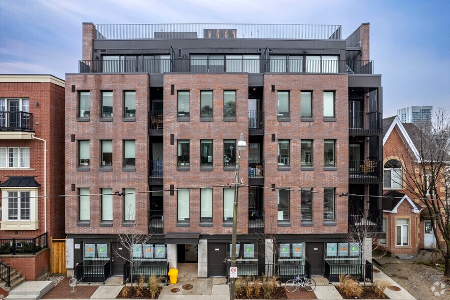 More Photos Of 41 River St, Toronto Apartments For Lease