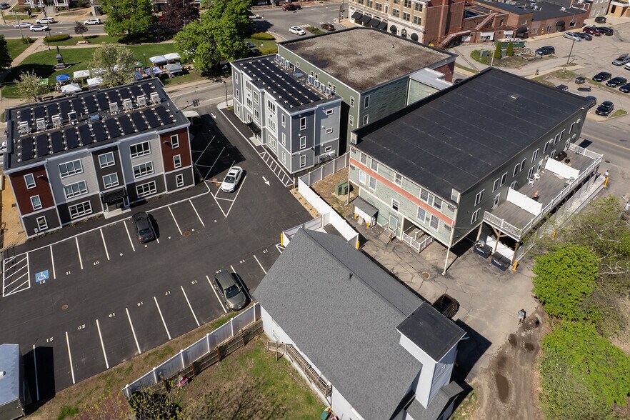 More Photos Of 13-17 Washington St, Sanford Apartments For Lease