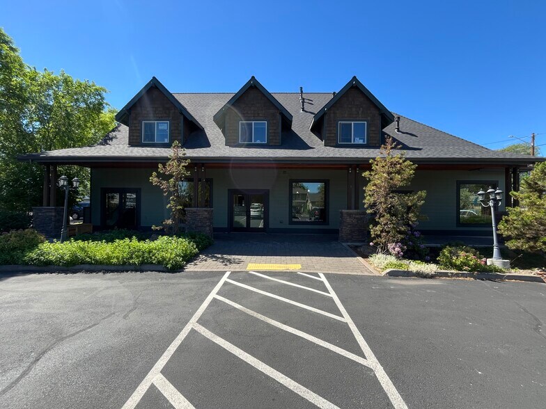 Primary Photo Of 222 NW 7th St, Redmond Office For Lease