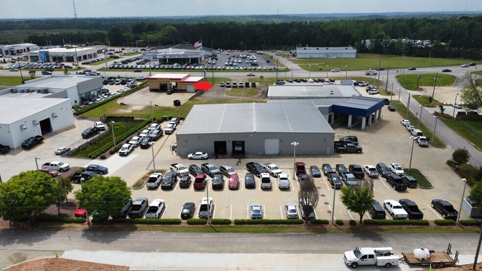 More Photos Of 1405 Lafayette Pky, Lagrange Auto Dealership For Sale