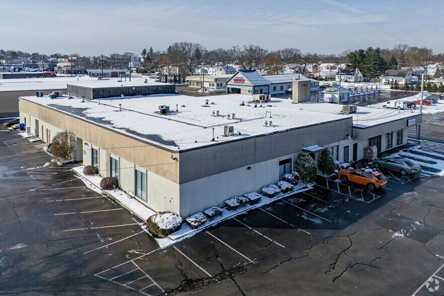 More Photos Of 2224 Pawtucket Ave, East Providence Office For Sale