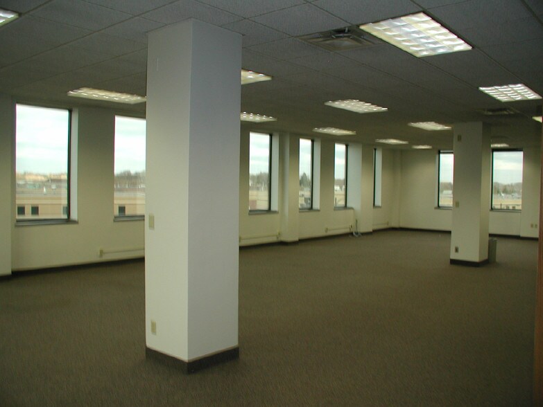 More Photos Of 2610 University Ave W, Saint Paul Office For Lease