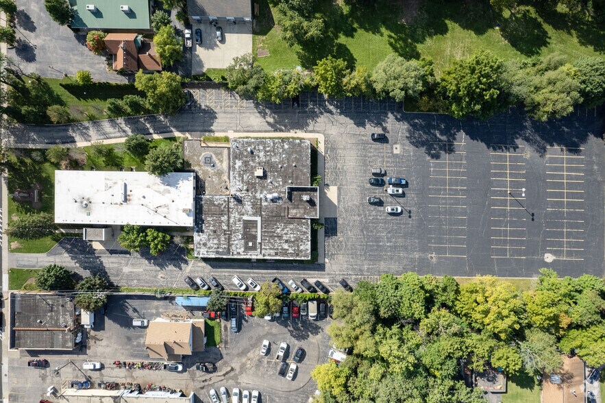 More Photos Of 1616 Grand Ave, Waukegan Medical For Lease