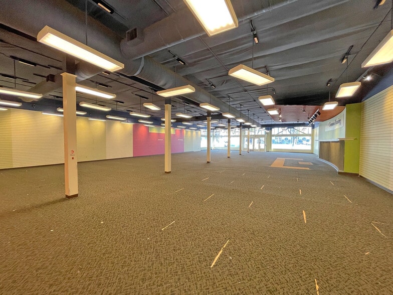 More Photos Of 2450 Shattuck Ave, Berkeley Storefront For Lease