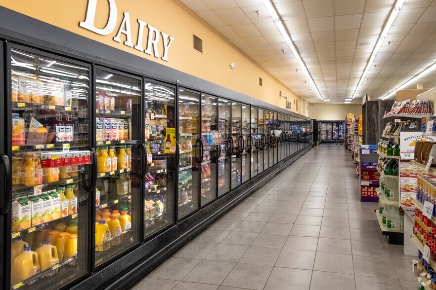 More Photos Of 106 W Oak St, Boscobel Supermarket For Sale