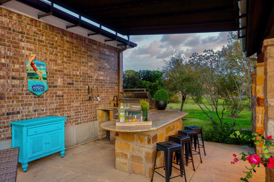 More Photos Of 8601 Zyle Rd, Austin Specialty For Sale