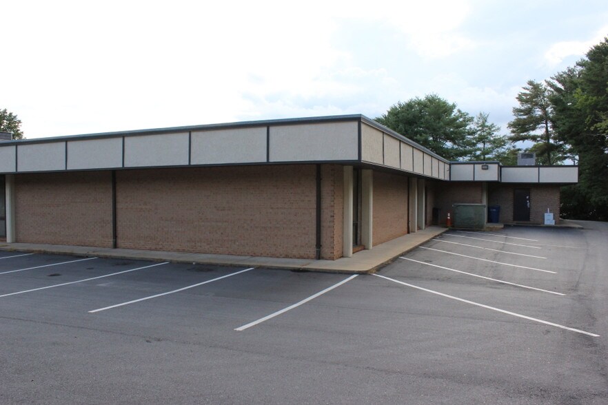 More Photos Of 210 13th Avenue Pl NW, Hickory Medical For Lease