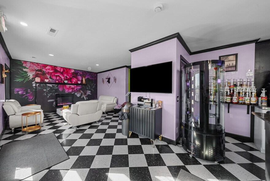 More Photos Of 2037 Fort Campbell Blvd, Clarksville Storefront Retail Office For Sale