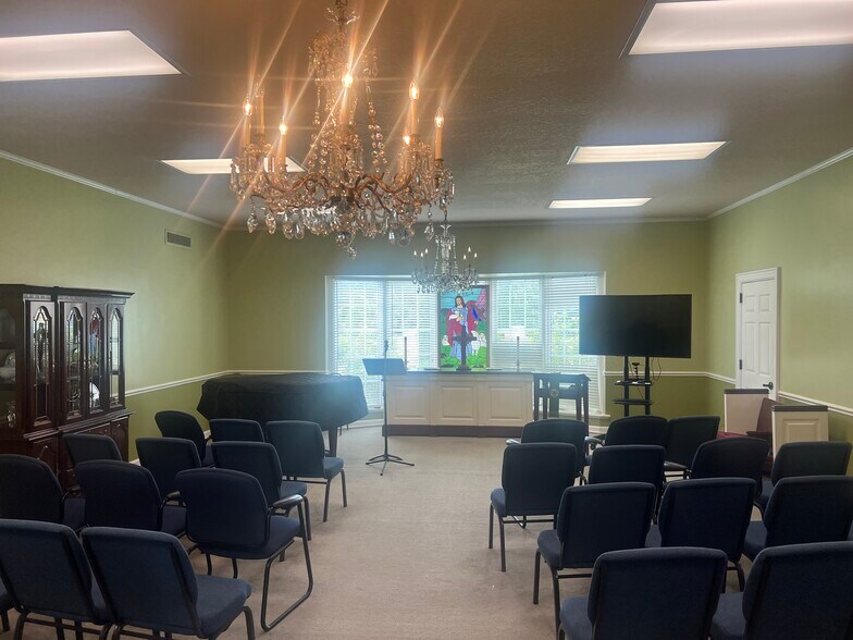 More Photos Of 801 SE Washington Blvd, Bartlesville Specialty For Sale