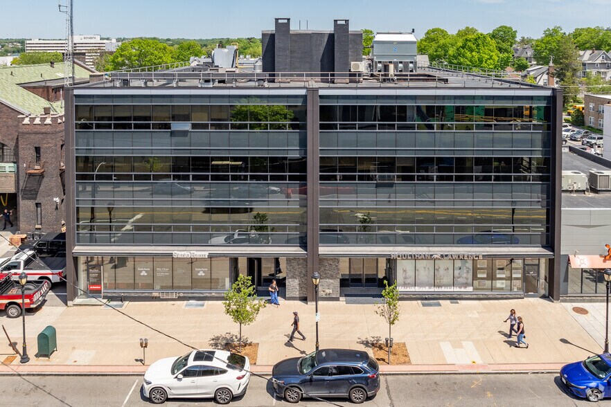 More Photos Of 235-237 Mamaroneck Ave, White Plains Office For Lease