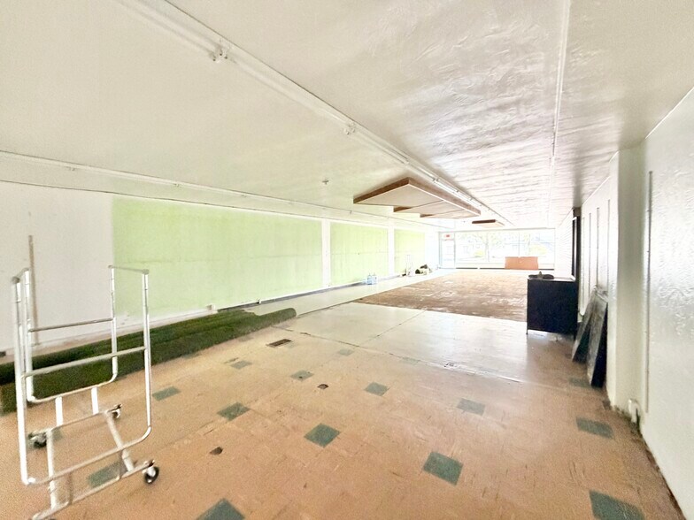 More Photos Of 717 W Lewis St, Pasco Storefront For Sale