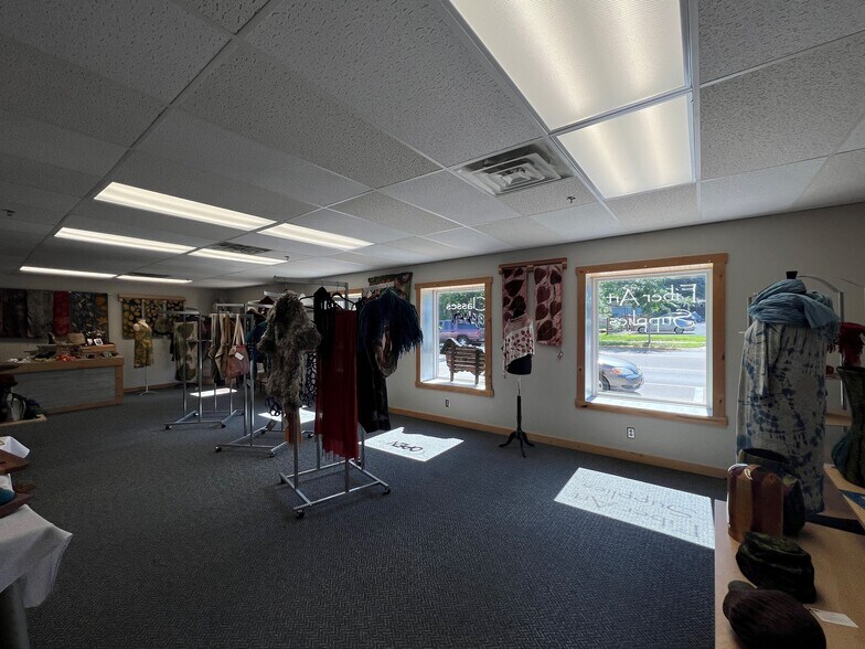 More Photos Of 243 3rd St N, Bayport Office For Sale