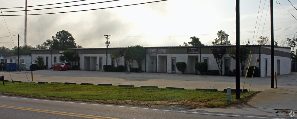 More Photos Of 5820-5830 Shakespeare Rd, Columbia Light Distribution For Lease