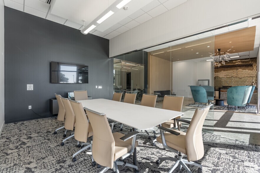 More Photos Of 545 E John Carpenter Fwy, Irving Office For Lease