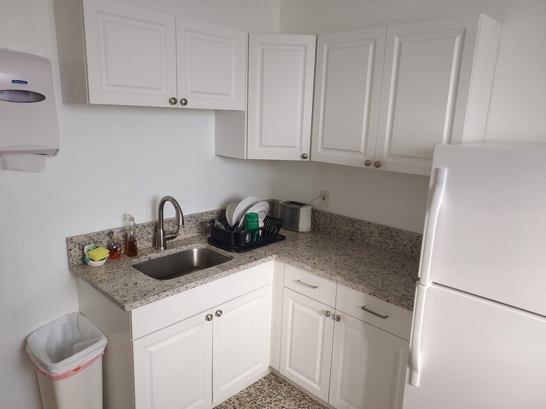 More Photos Of 117 N 5th St, Fort Pierce Office Residential For Sale