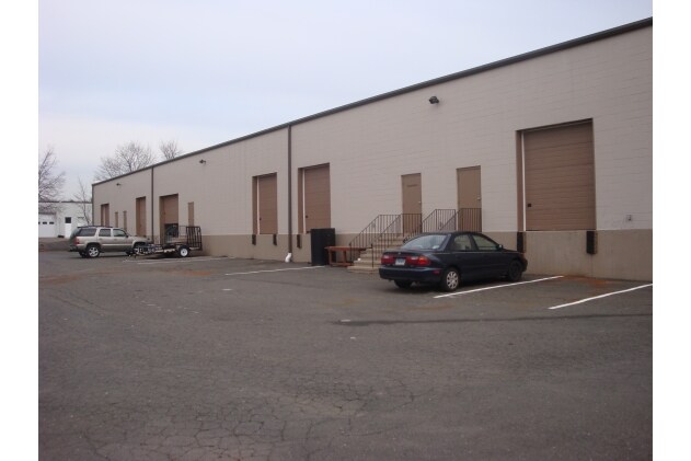 More Photos Of 345 Nutmeg Rd S, South Windsor Warehouse For Lease
