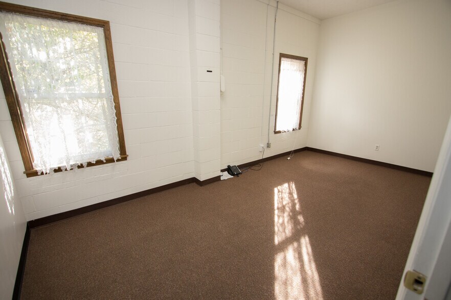 More Photos Of 5783 Mary Ingles Hwy, Melbourne Office For Sale