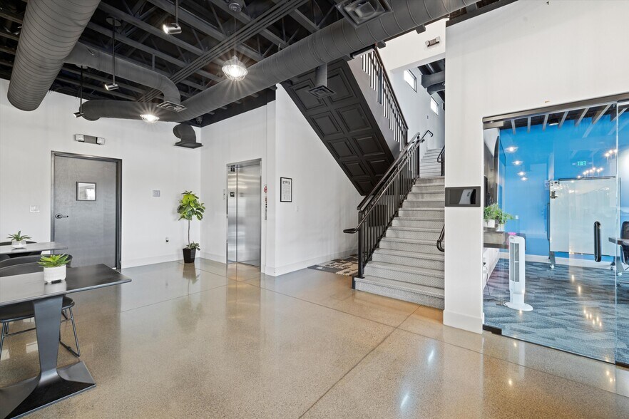 More Photos Of 5715 Bedford St, Pasco Office For Lease