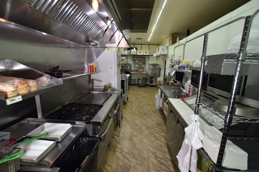 More Photos Of N7625 Parkway Rd, Crivitz Restaurant For Sale