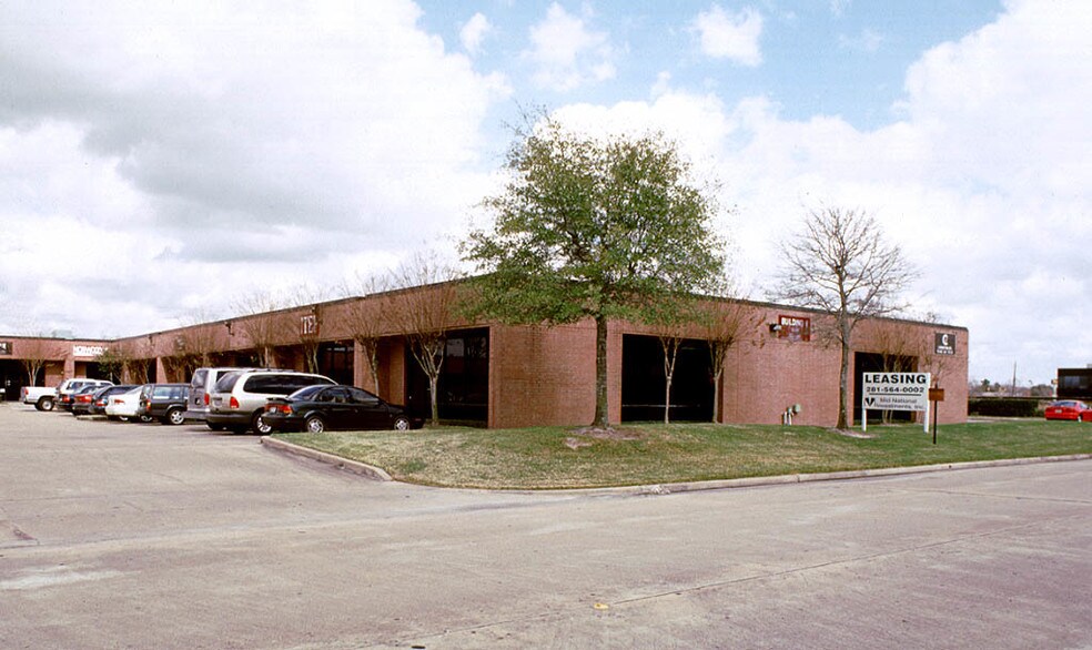 More Photos Of 11210 Steeplecrest, Houston Office For Lease