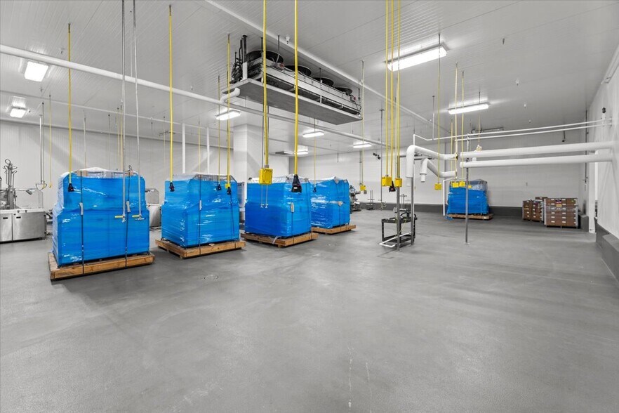 More Photos Of 3450 E Vernon Ave, Vernon Food Processing For Lease