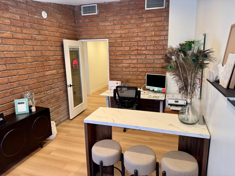 More Photos Of 51 E Monterey Way, Phoenix Medical For Lease