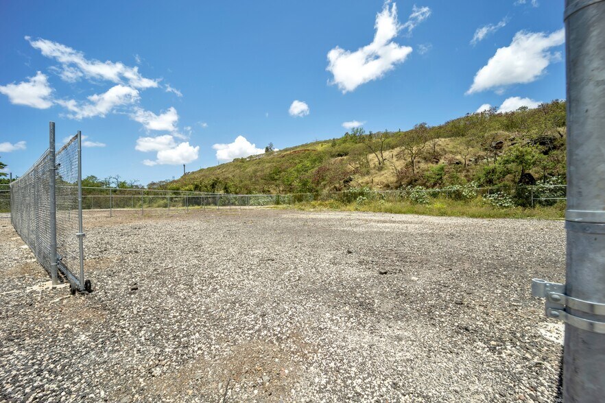 More Photos Of 94-990 Pakela St, Waipahu Land For Lease