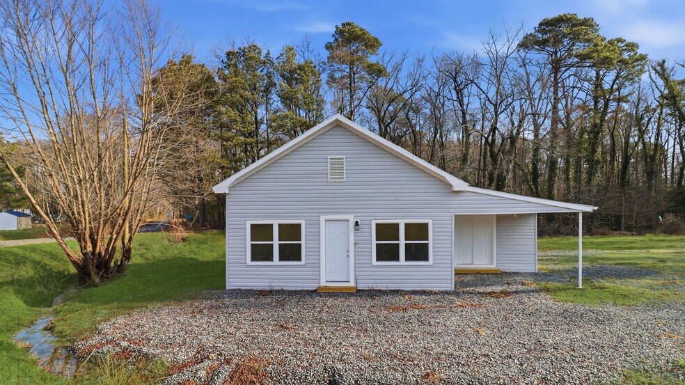Primary Photo Of 3104 Tucker Hill Rd, Kinsale Warehouse For Sale