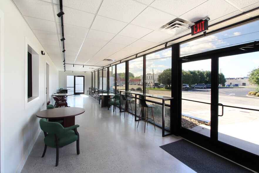 More Photos Of 7134 Regal Ln, Knoxville Office For Lease