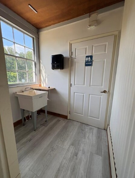 More Photos Of 2030 Broad Street Rd, Maidens General Retail For Lease