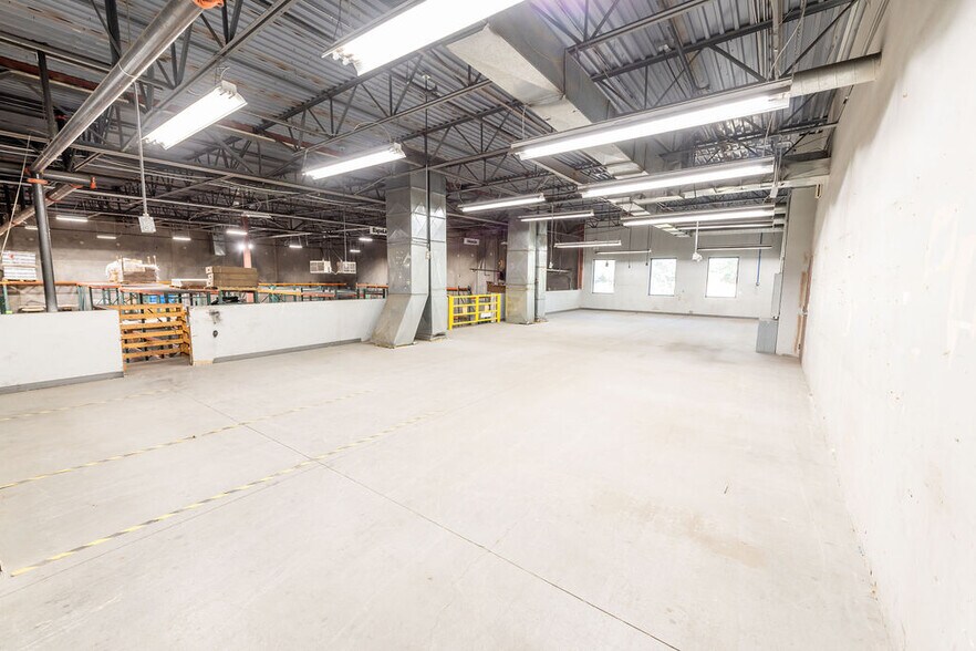 More Photos Of 662 W Commerce Park Dr, Midvale Warehouse For Sale