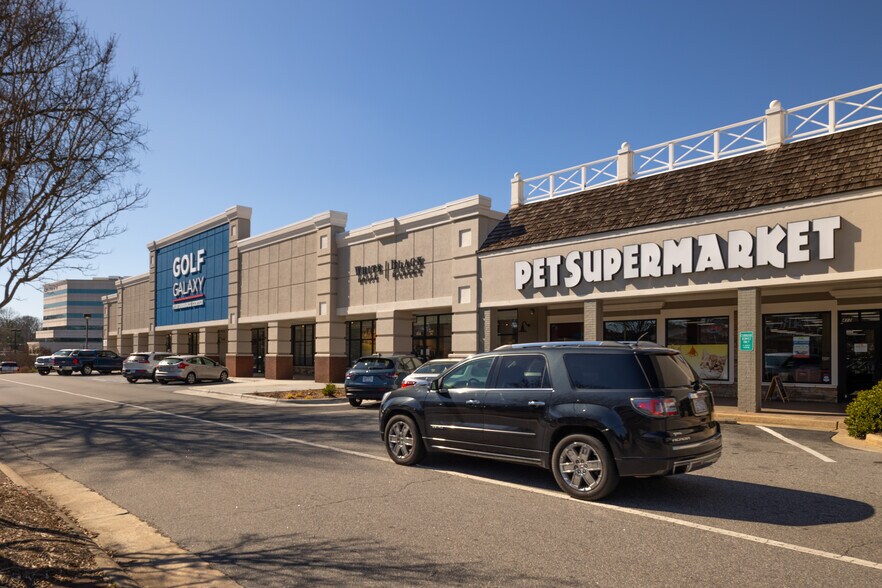 More Photos Of 300 S Stratford Rd, Winston-Salem Unknown For Lease