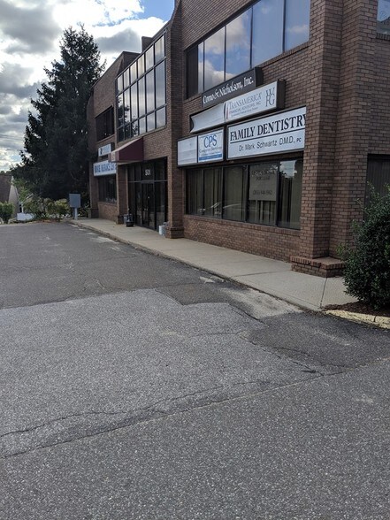 Primary Photo Of 501 Main St, Monroe Medical For Lease