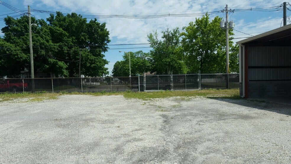 More Photos Of 1133 E Virginia St, Evansville Warehouse For Sale