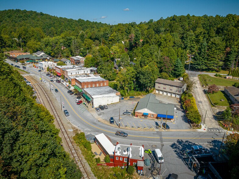More Photos Of 108 E Main St, Saluda Bank For Sale