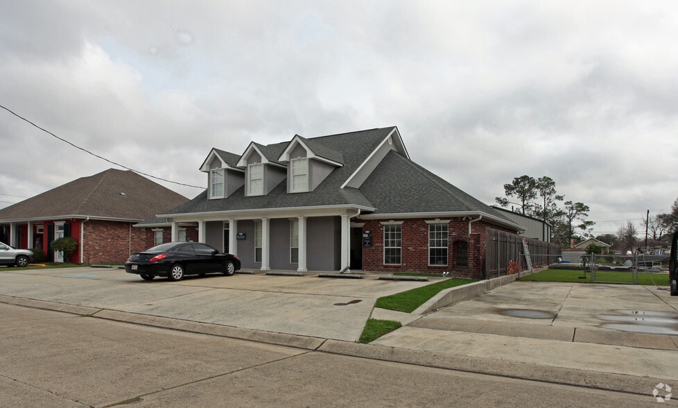 Primary Photo Of 1065 Muller Pky, Westwego Office For Sale