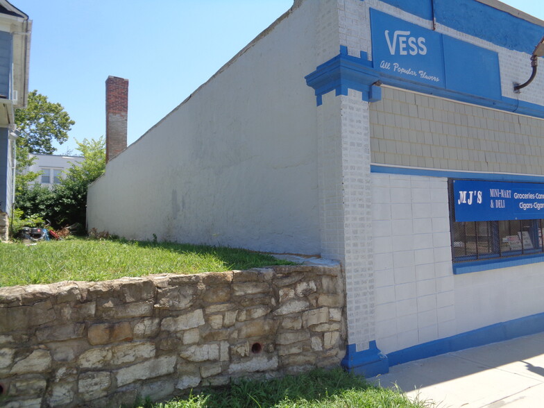 More Photos Of 3445 Woodland Ave, Kansas City General Retail For Sale