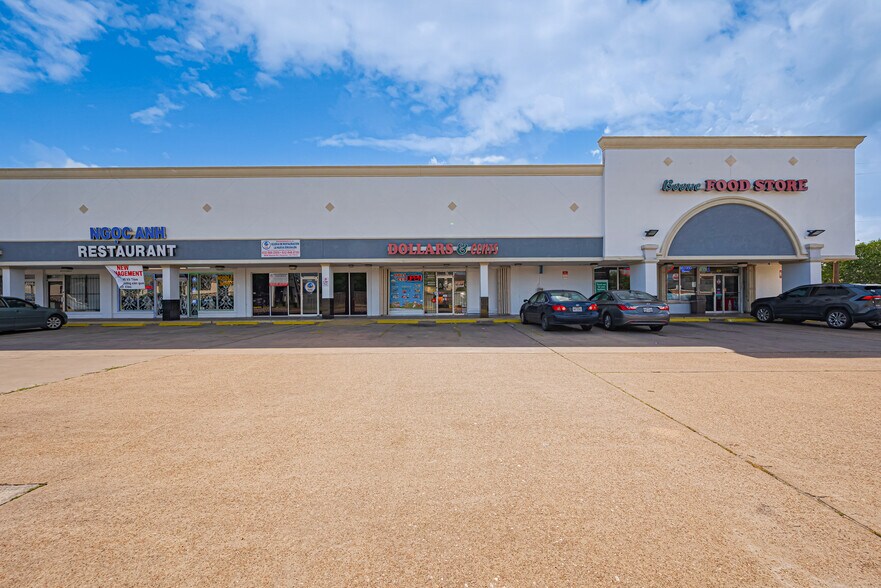 More Photos Of 8002-8138 Boone Rd, Houston Storefront For Sale