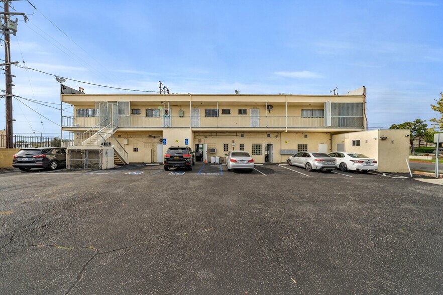 More Photos Of 2610 W Imperial Hwy, Hawthorne Storefront Retail Office For Lease