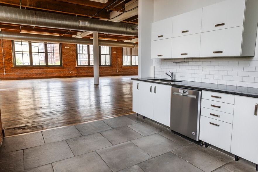 More Photos Of 1100 Sycamore St, Cincinnati Loft Creative Space For Lease