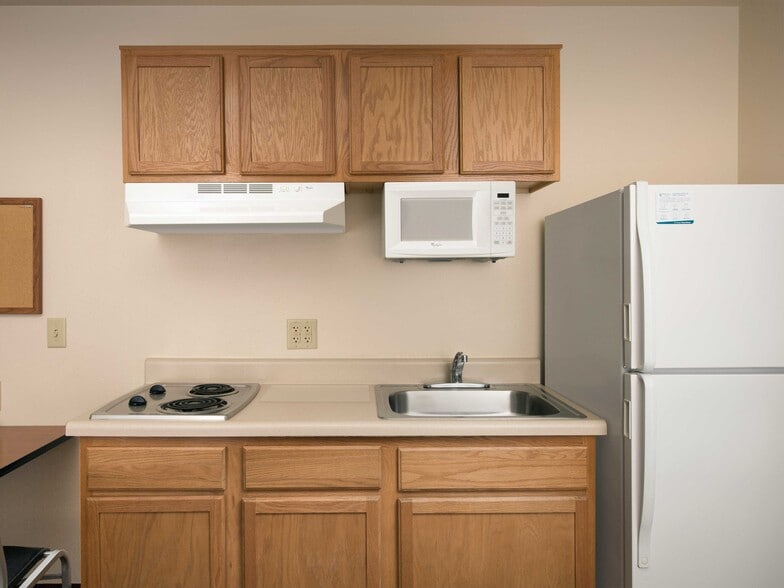 More Photos Of 7958 Interstate 35 Access Rd, San Antonio Hotel For Sale