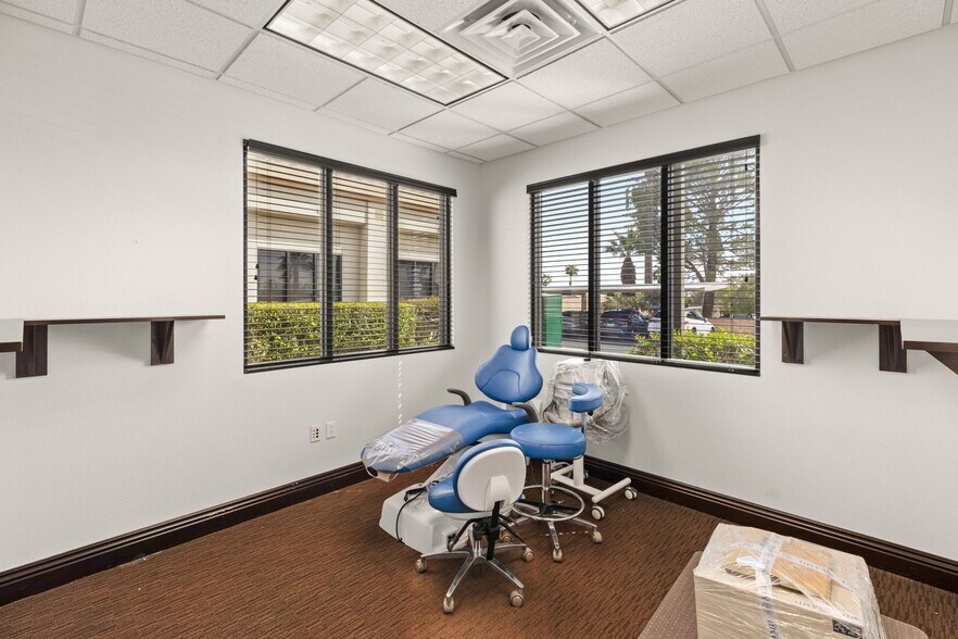 More Photos Of 7830 W Sahara Ave, Las Vegas Office For Sale