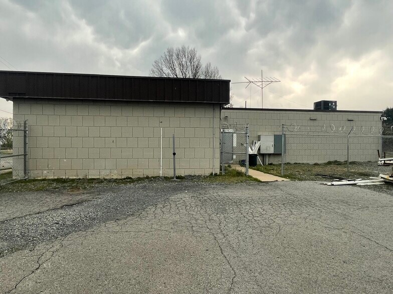 More Photos Of 6901 W Okmulgee Ln, Muskogee Warehouse For Sale