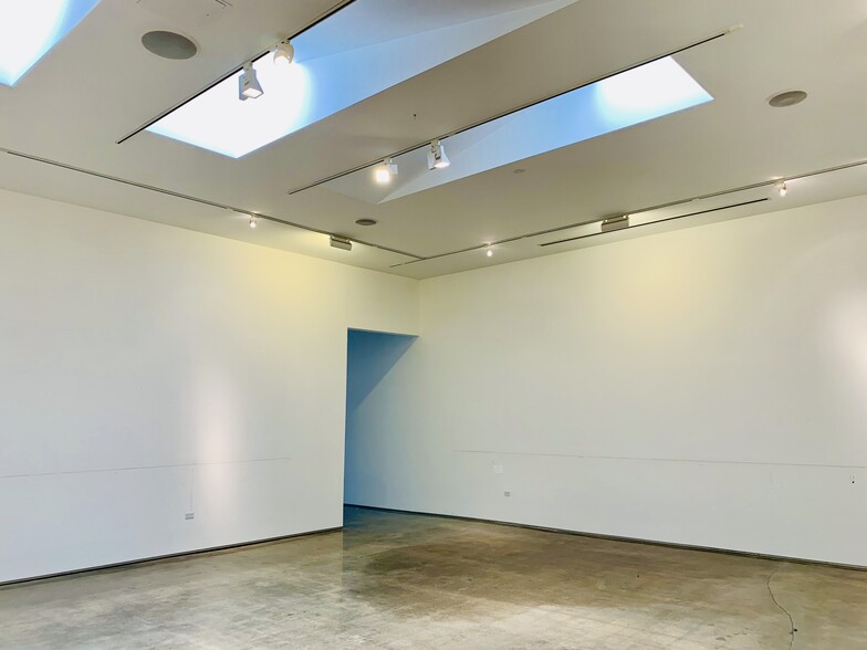 More Photos Of 2754 S La Cienega Blvd, Los Angeles Warehouse For Lease