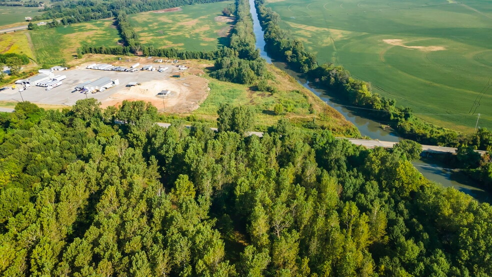 More Photos Of 2948 State Highway V, Matthews Light Manufacturing For Sale